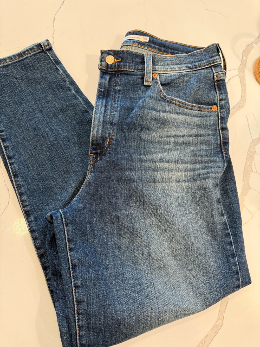 Levi’s High Waisted Mom Jeans 32